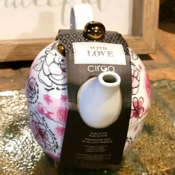 Ciroa Love For One Tea Set Ceramic with touches of Gold NWT - Picture 2 of 7